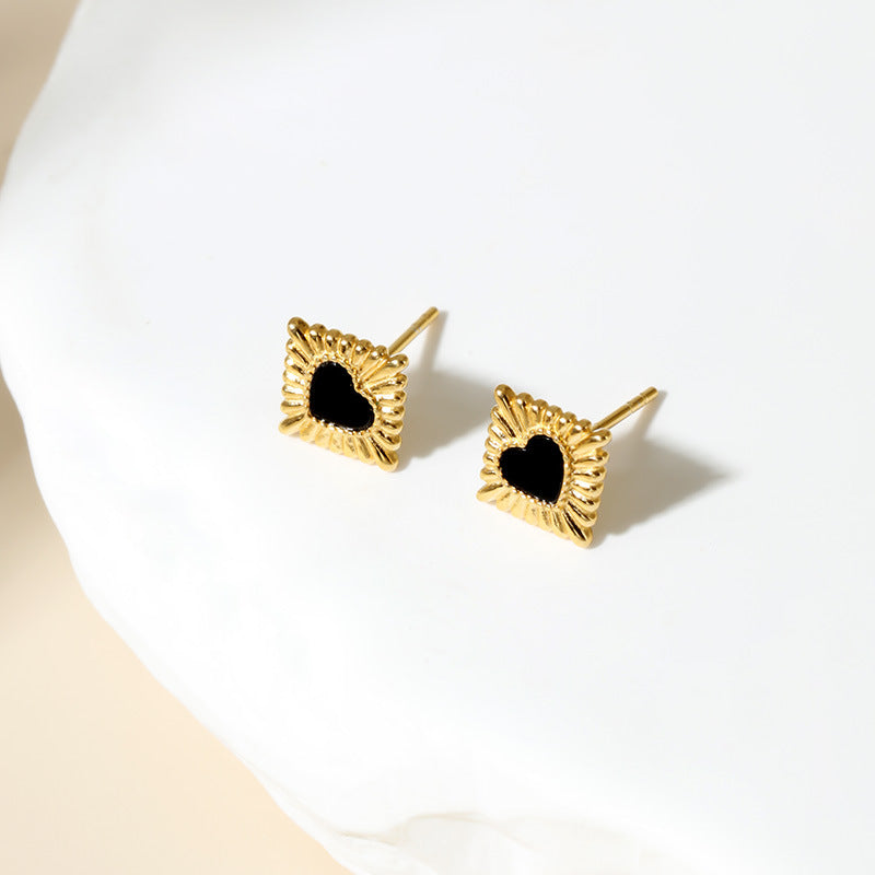 Vintage Style 18K Gold Plated Squared Stud Earrings with Heart Shaped Black Agate