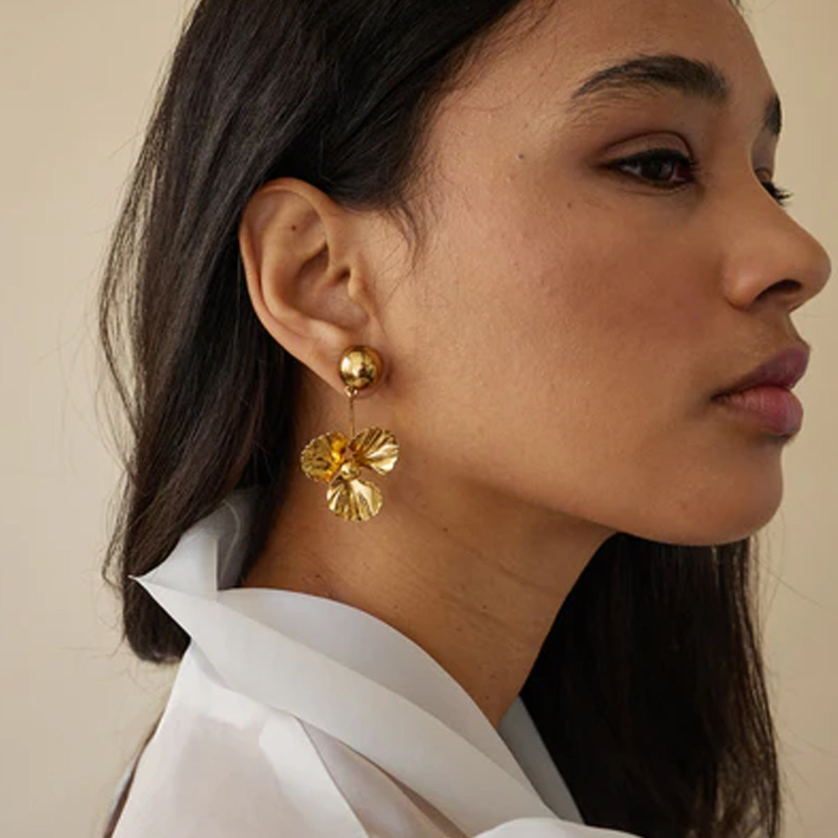 Elevate Your Look with Elegant Gold Floral Drop Earrings