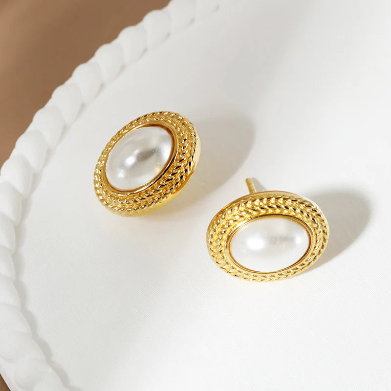 Timeless Elegance: Discover Our 18K Gold-Plated Pearl Stud Earrings