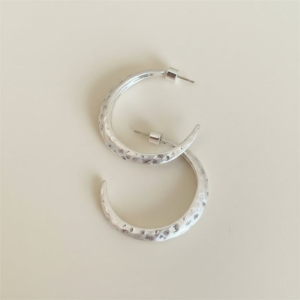 Quiet Curve Earrings