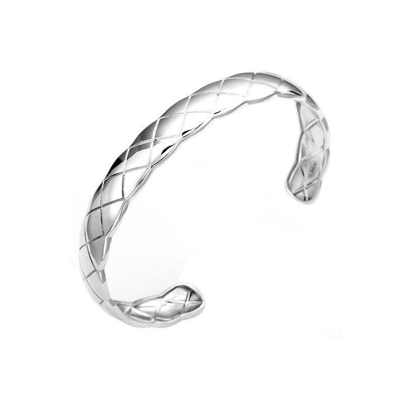 Minimalist Argyle Diamond Pattern Cuff Bracelet