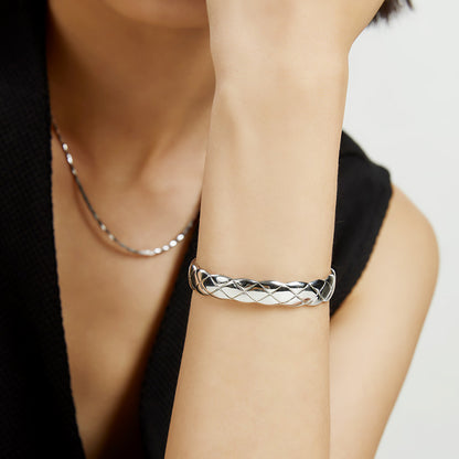 Minimalist Argyle Diamond Pattern Cuff Bracelet